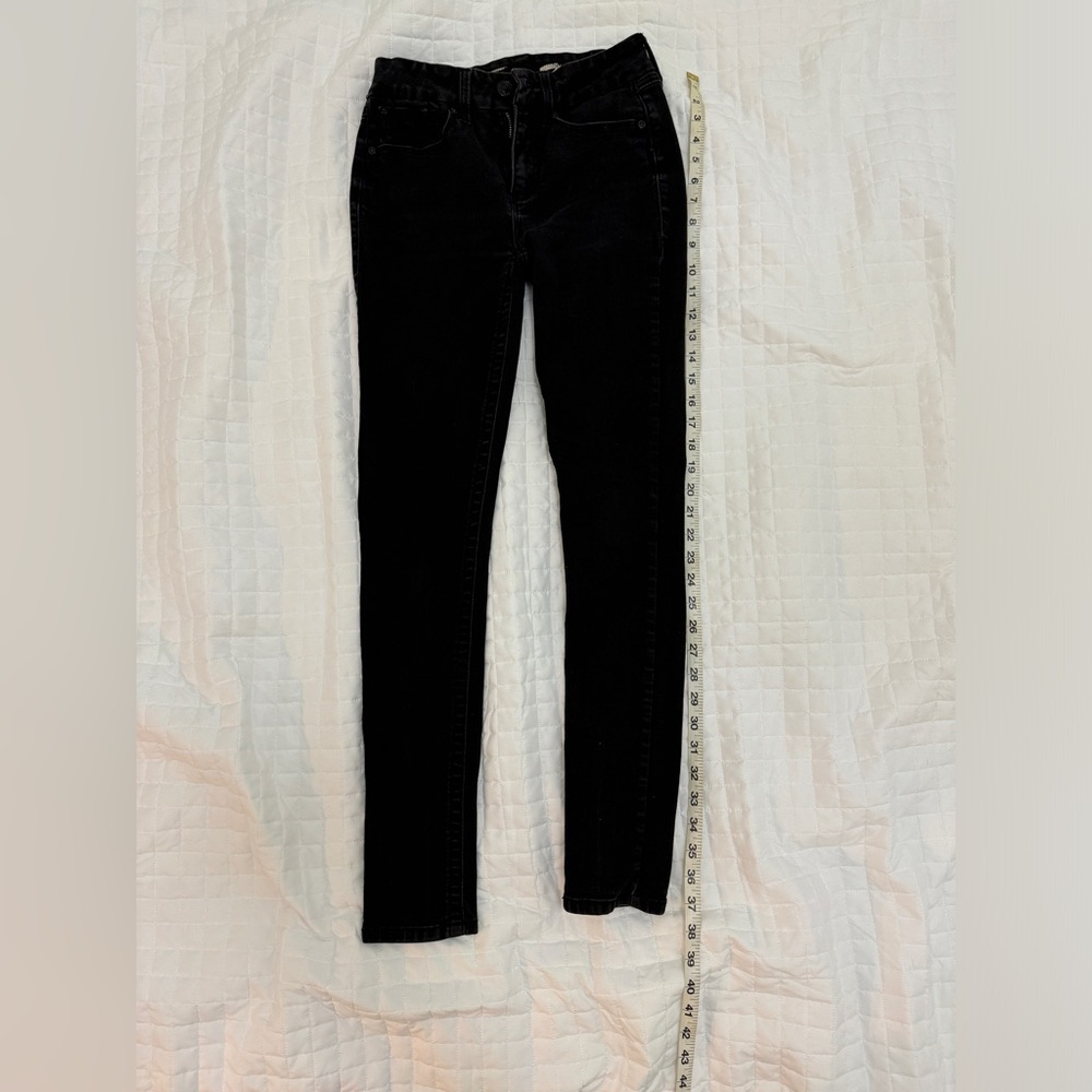 Flattering Seven7 Skinny Jeans – comfy stretch, perfect fit!
